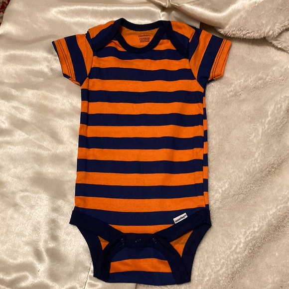 Gerber’s Short sleeve 6-9 navy and orange onesie - Picture 1 of 12